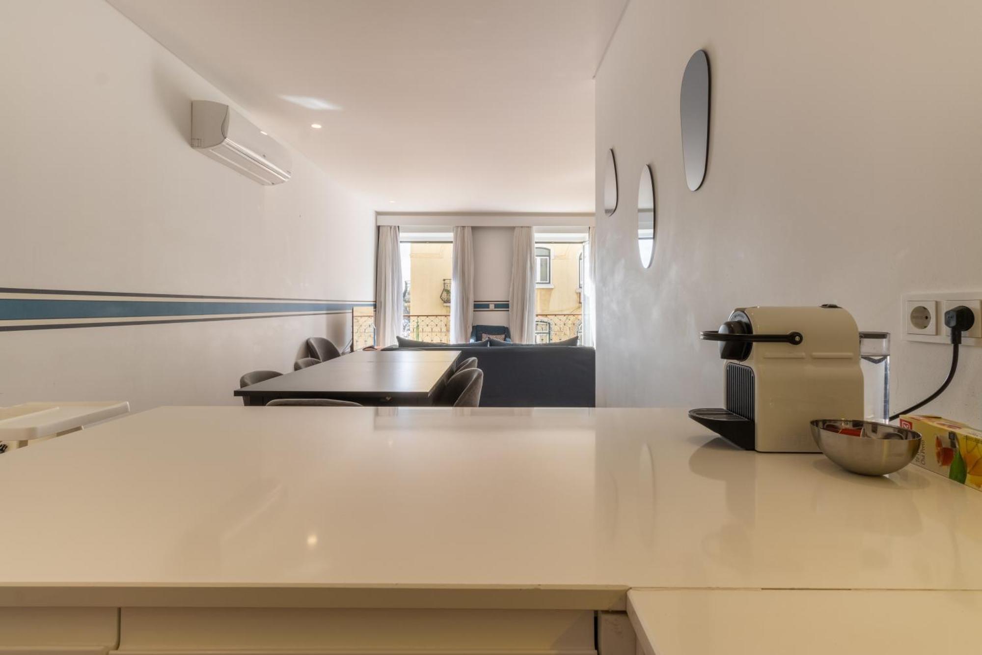 Апартаменты Modern 3Br, Terrace, Ac/Heating & Self Check-In Лиссабон Экстерьер фото