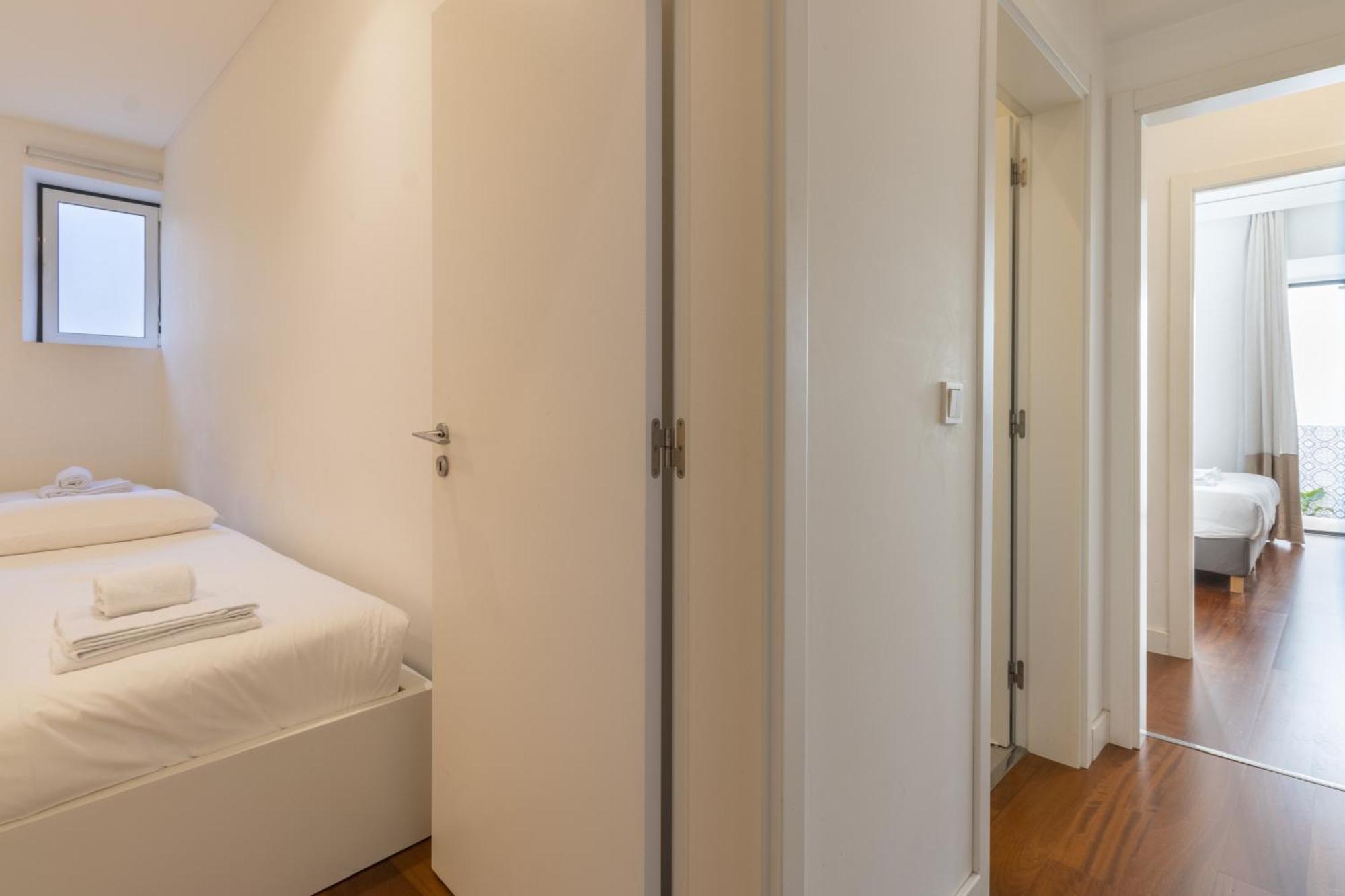 Апартаменты Modern 3Br, Terrace, Ac/Heating & Self Check-In Лиссабон Экстерьер фото