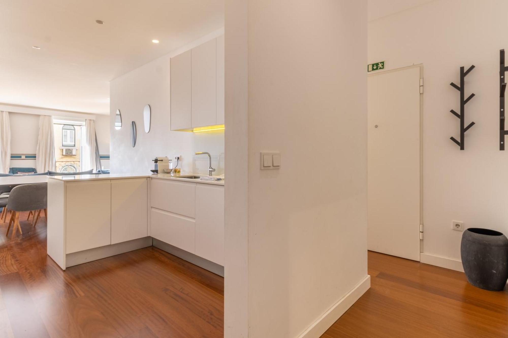 Апартаменты Modern 3Br, Terrace, Ac/Heating & Self Check-In Лиссабон Экстерьер фото