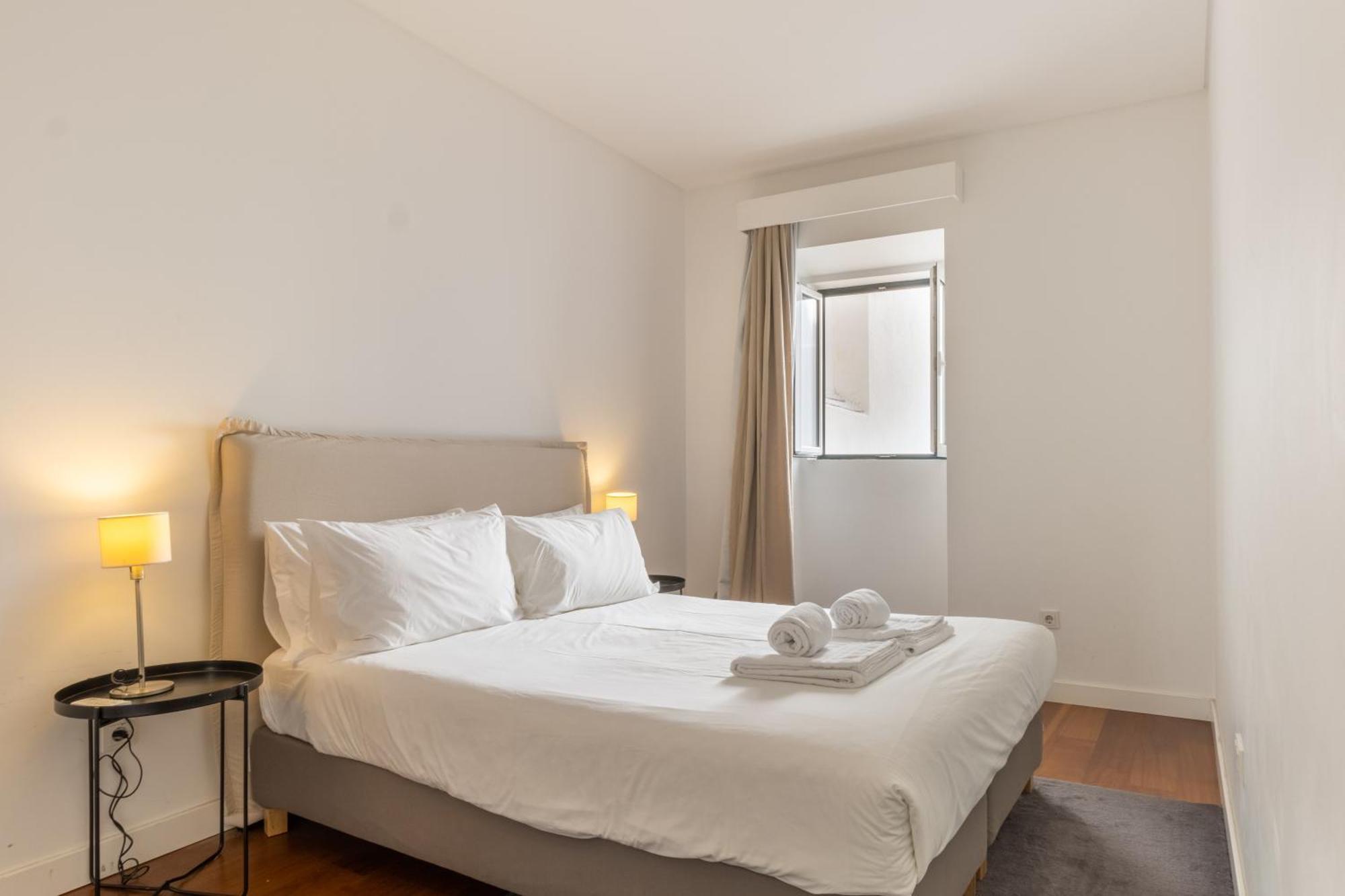Апартаменты Modern 3Br, Terrace, Ac/Heating & Self Check-In Лиссабон Экстерьер фото