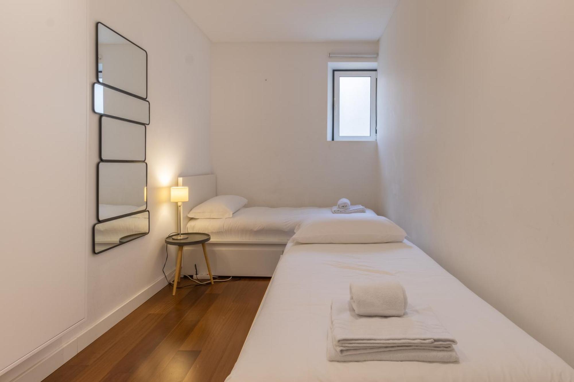 Апартаменты Modern 3Br, Terrace, Ac/Heating & Self Check-In Лиссабон Экстерьер фото