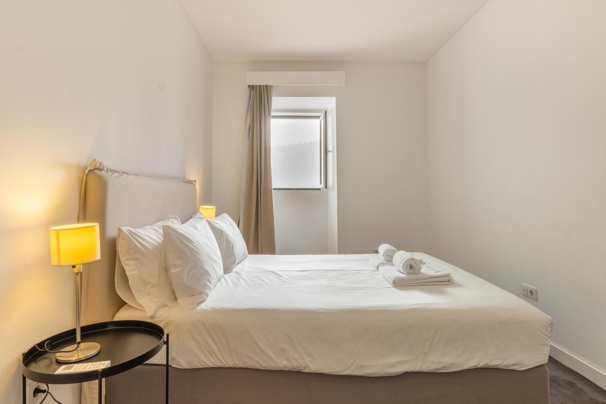 Апартаменты Modern 3Br, Terrace, Ac/Heating & Self Check-In Лиссабон Экстерьер фото