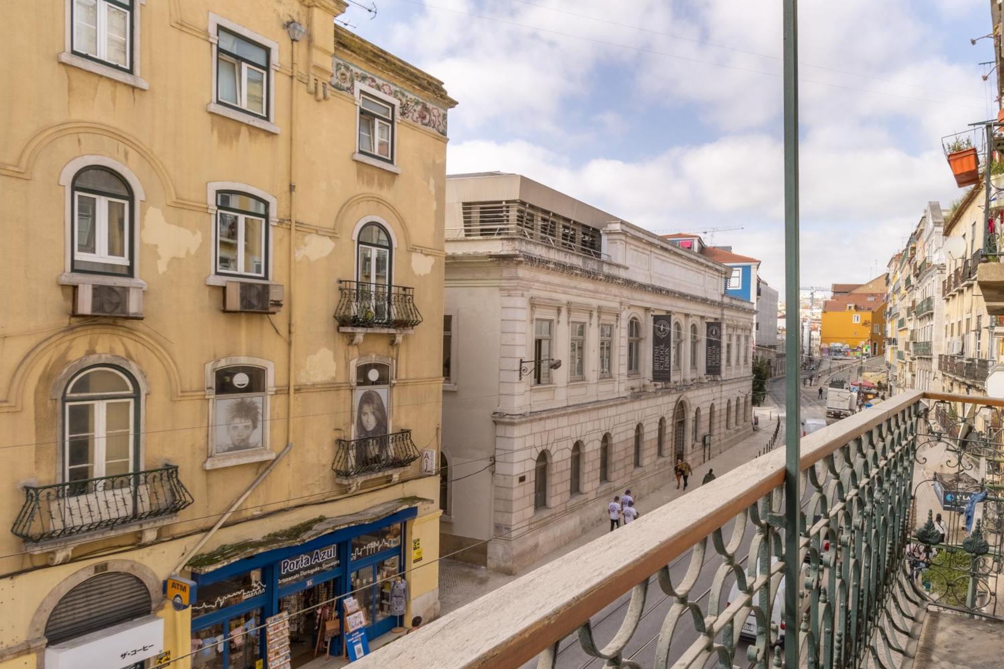 Апартаменты Modern 3Br, Terrace, Ac/Heating & Self Check-In Лиссабон Экстерьер фото